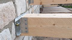 Опоры для бруса: технические характеристики и особенности